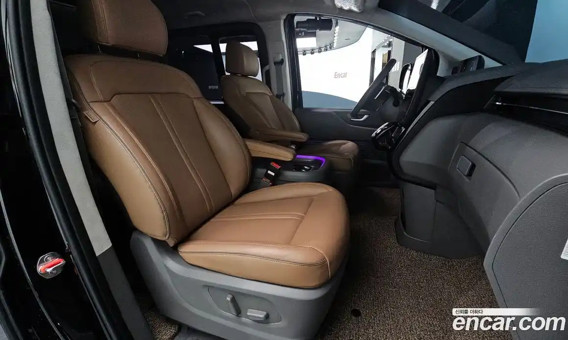 Hyundai Staria 2024 1.6 автомат (гидро), фото 15