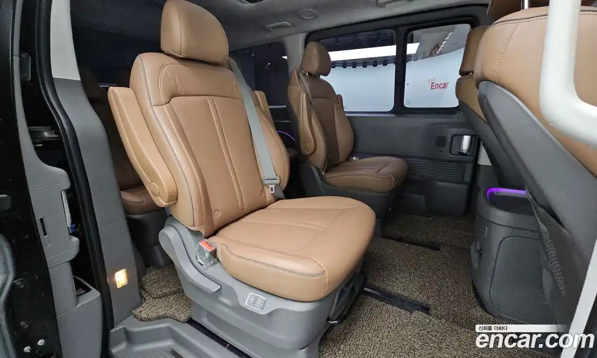 Hyundai Staria 2024 1.6 автомат (гидро), фото 16