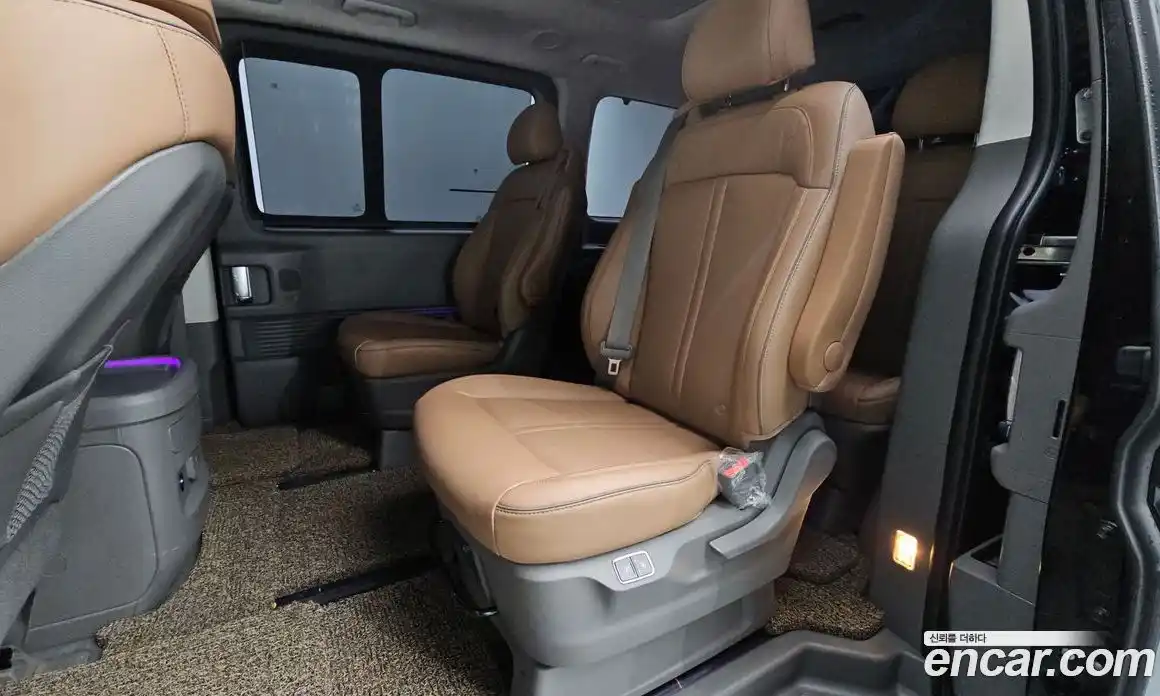 Hyundai Staria 2024 1.6 автомат (гидро), фото 17