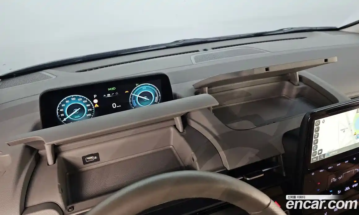 Hyundai Staria 2024 1.6 автомат (гидро), фото 35