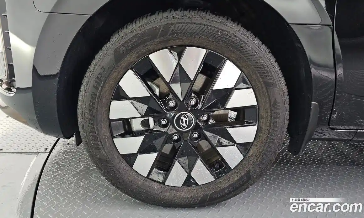 Hyundai Staria 2024 1.6 автомат (гидро), фото 4