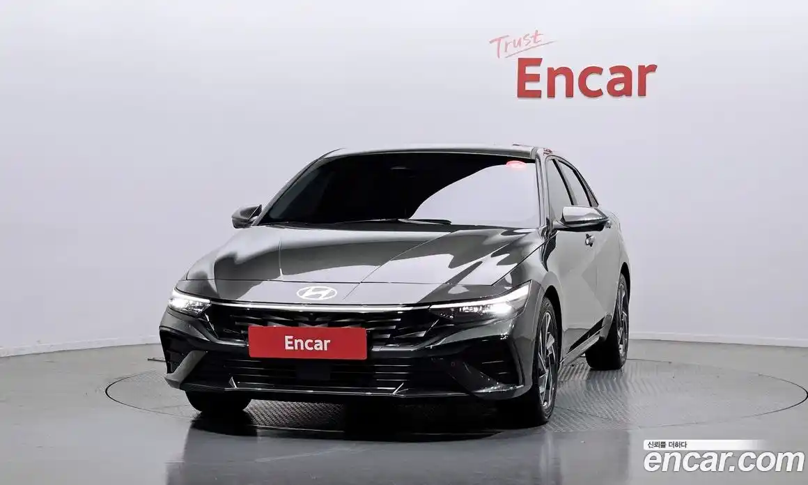Hyundai Avante 2023 1.6 автомат (гидро), фото 3