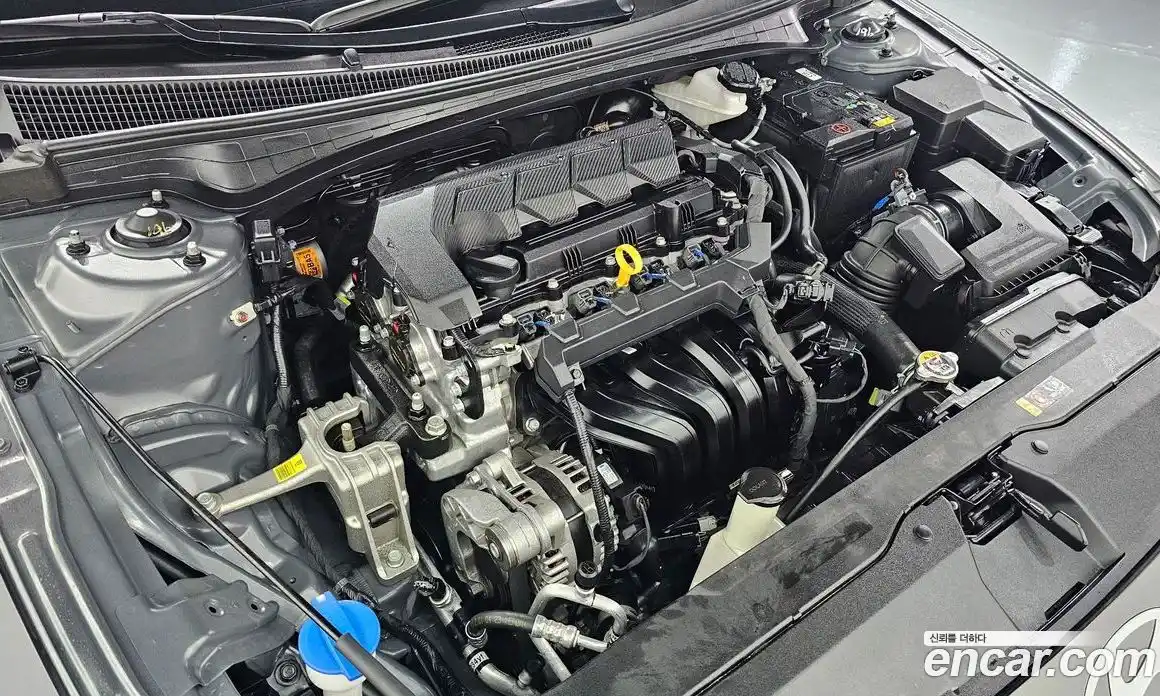 Hyundai Avante 2023 1.6 автомат (гидро), фото 6