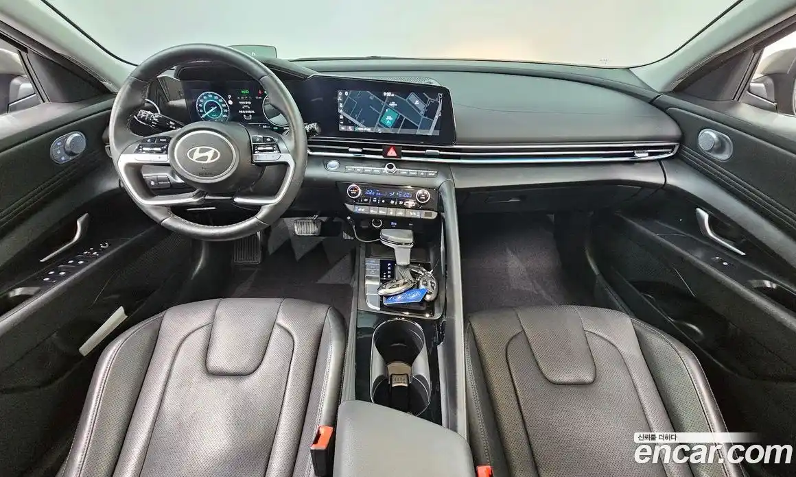 Hyundai Avante 2023 1.6 автомат (гидро), фото 7