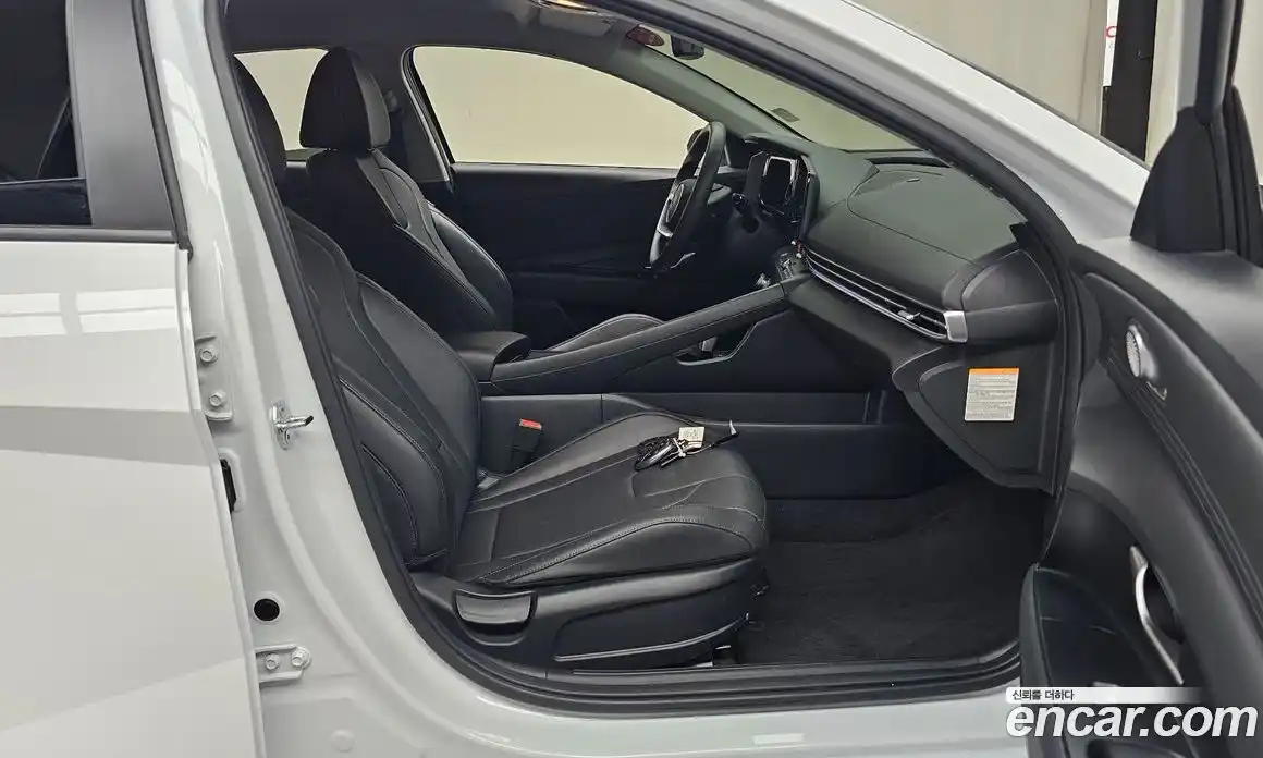 Hyundai Avante 2025 1.6 автомат (гидро), фото 16