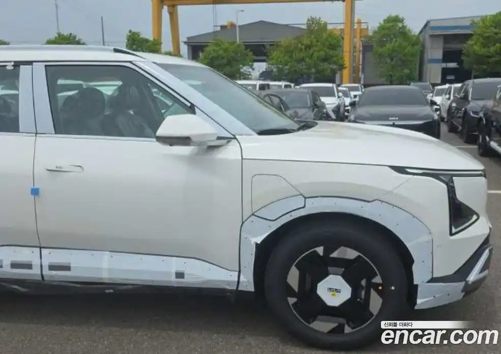 Kia EV5 2026 1.0 автомат (гидро), фото 12