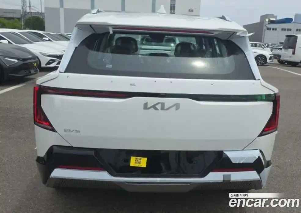 Kia EV5 2026 1.0 автомат (гидро), фото 3