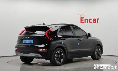 Kia Niro, 2023, 9 768 км
