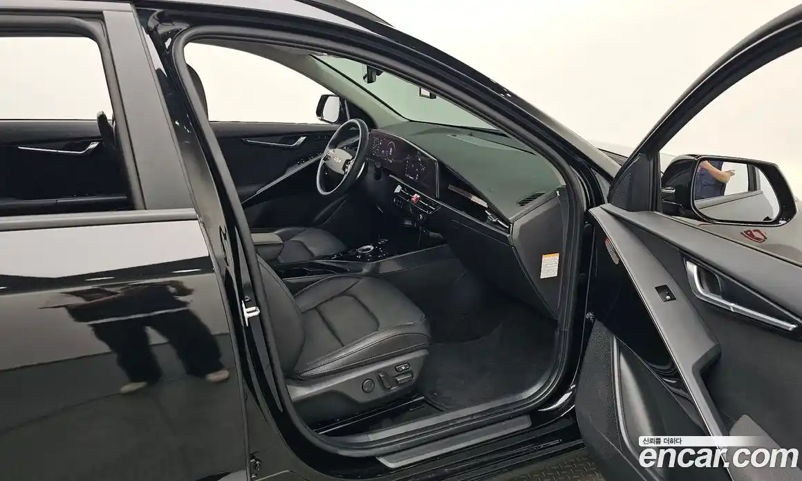 Kia Niro 2023 0.2 автомат (гидро), фото 15