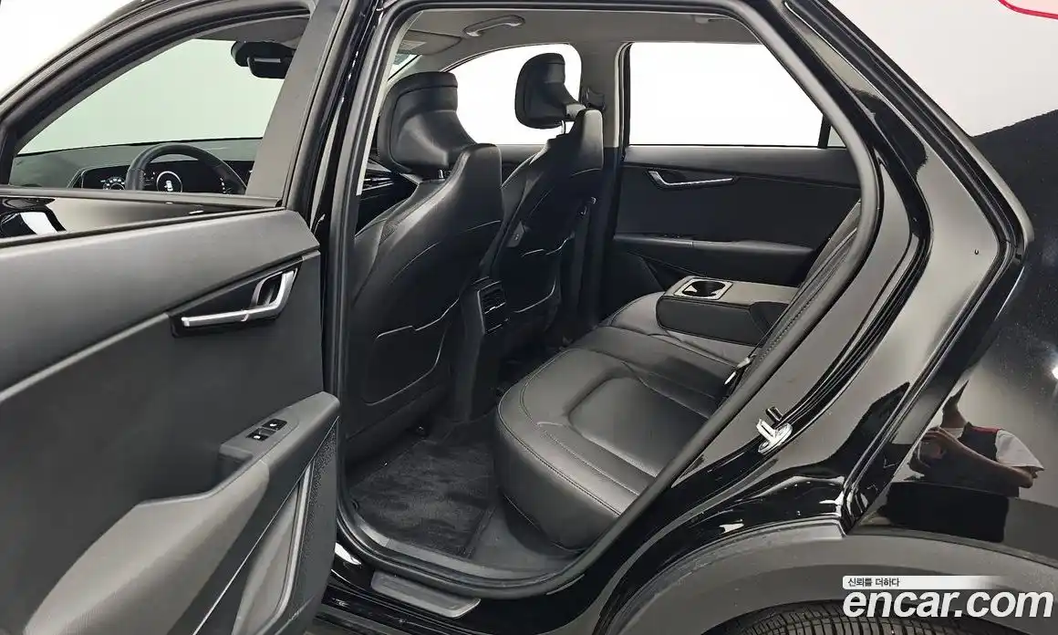 Kia Niro 2023 0.2 автомат (гидро), фото 16