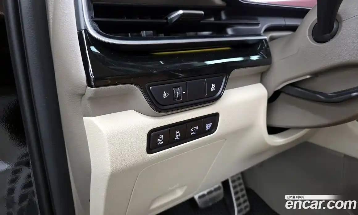 Kia Carnival 2024 1.6 автомат (гидро), фото 28