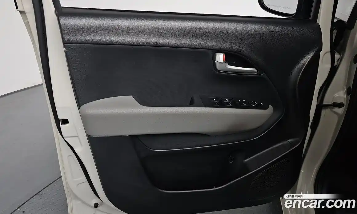 Kia Ray 2023 0.1 автомат (гидро), фото 13