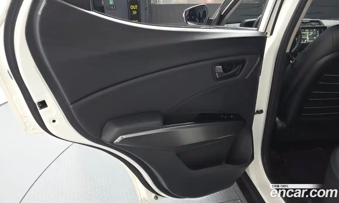 SsangYong TIBOLI 2025 1.6 автомат (гидро), фото 15