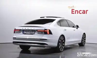 Volvo S90, 2025, 5 582 км