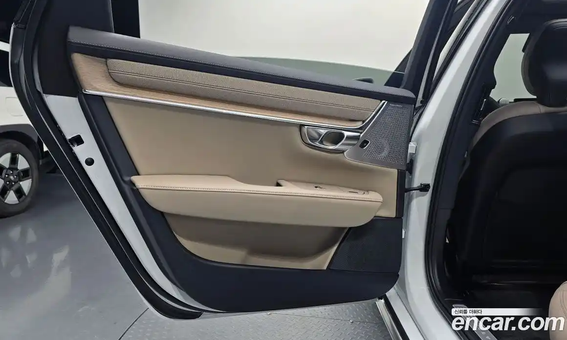 Volvo S90 2025 2.0 автомат (гидро), фото 14