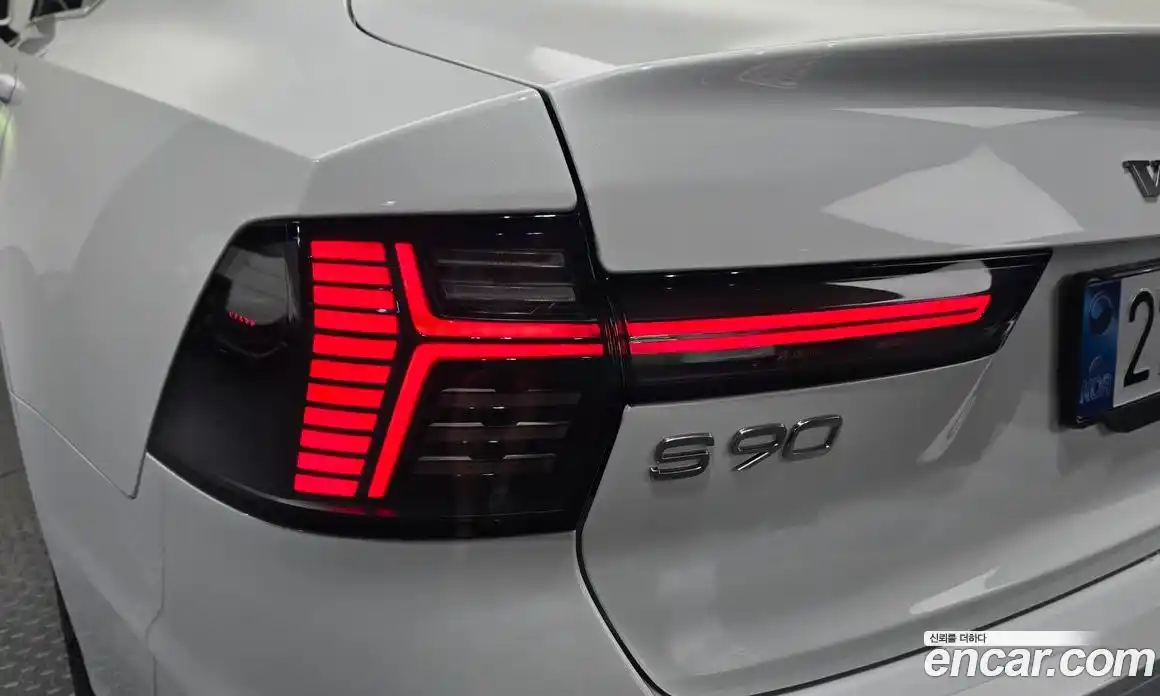 Volvo S90 2025 2.0 автомат (гидро), фото 8