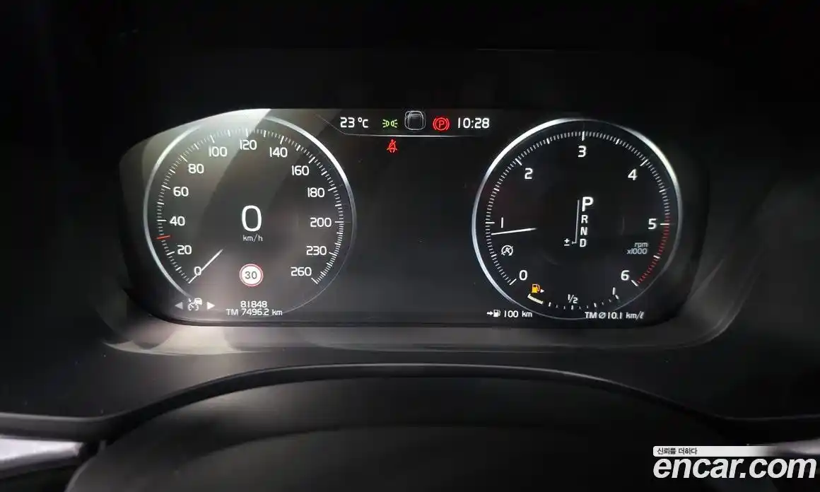 Volvo XC60 2019 2.0 автомат (гидро), фото 11