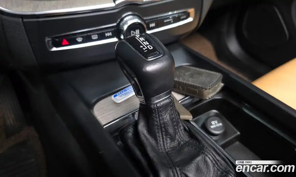 Volvo XC60 2019 2.0 автомат (гидро), фото 12