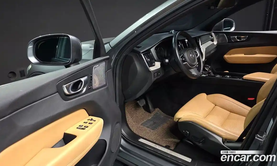 Volvo XC60 2019 2.0 автомат (гидро), фото 13