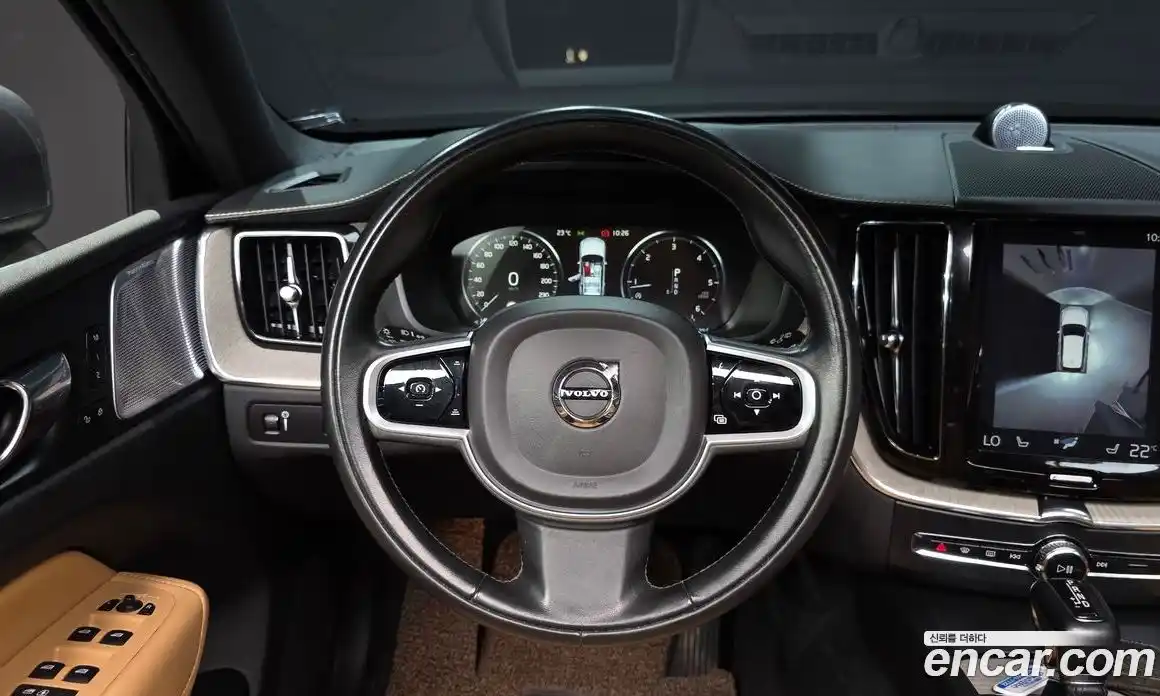 Volvo XC60 2019 2.0 автомат (гидро), фото 19