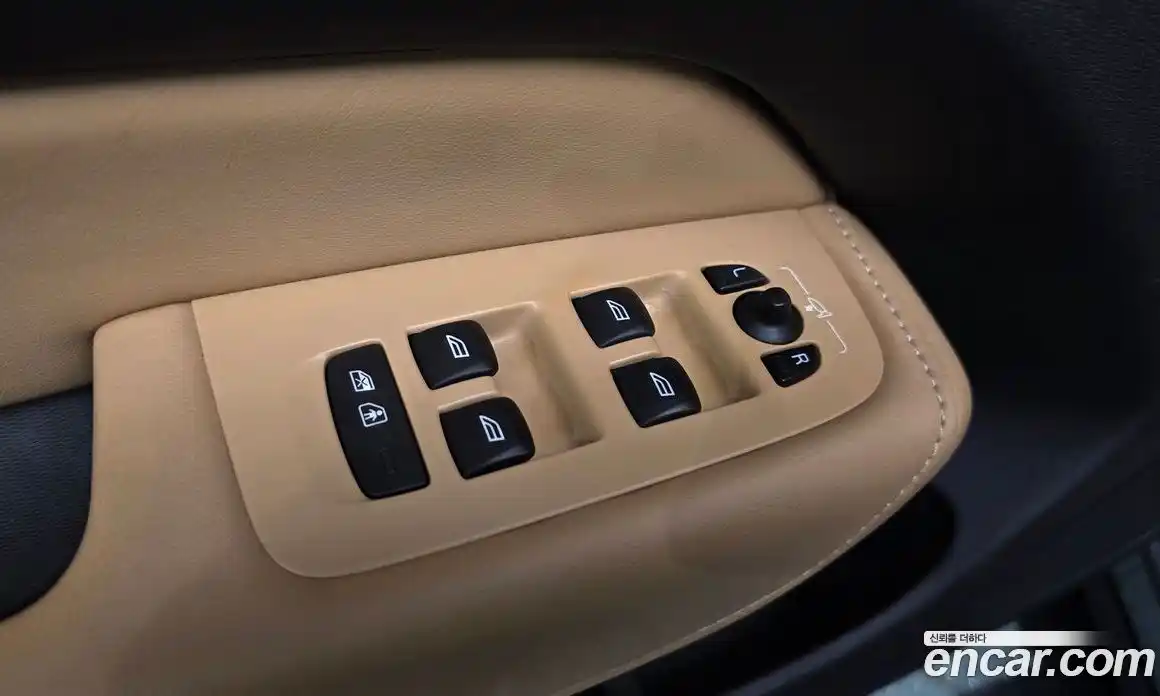 Volvo XC60 2019 2.0 автомат (гидро), фото 27
