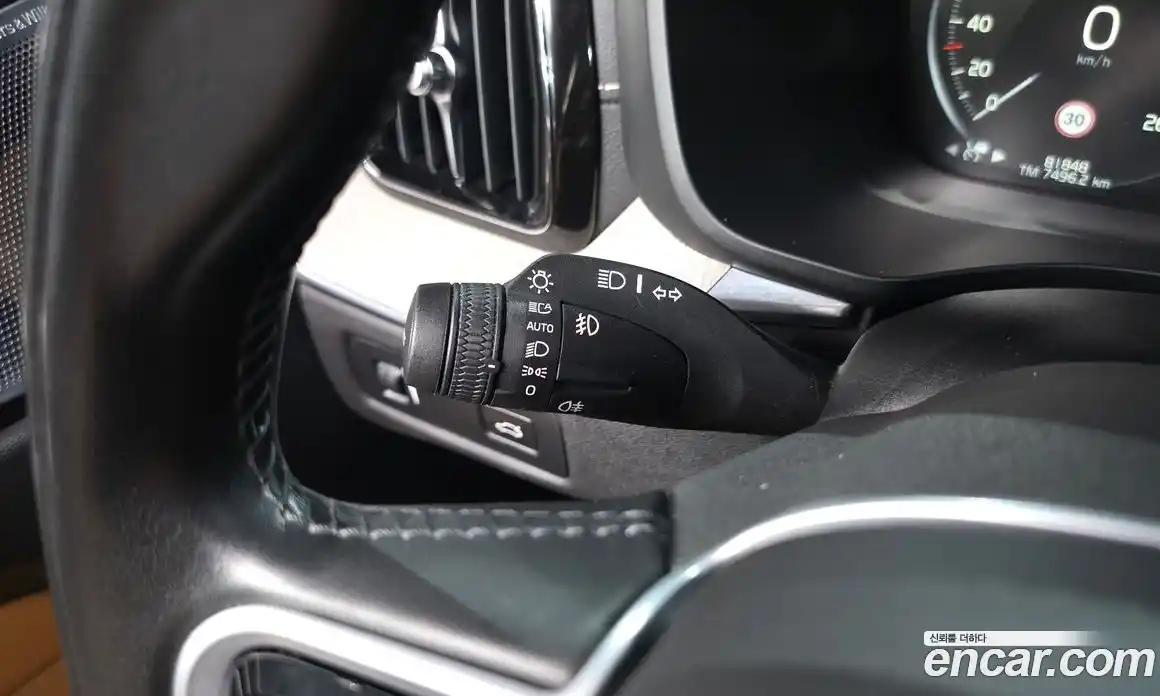 Volvo XC60 2019 2.0 автомат (гидро), фото 29