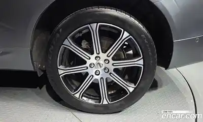 Volvo XC60 2019 2.0 автомат (гидро), миниатюра 7