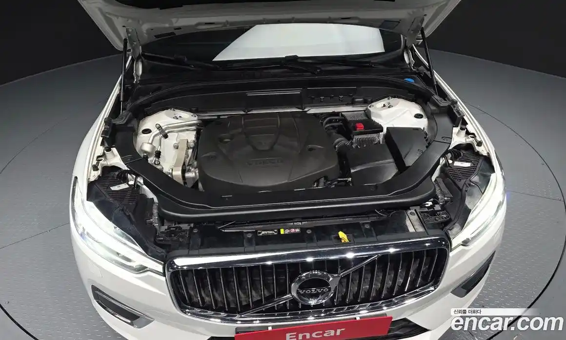 Volvo XC60 2019 2.0 автомат (гидро), фото 6
