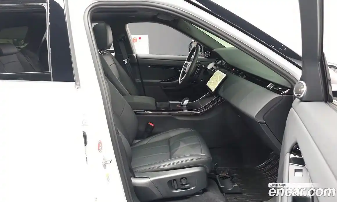 Land Rover Range Rover Evoque 2025 2.0 автомат (гидро), фото 11
