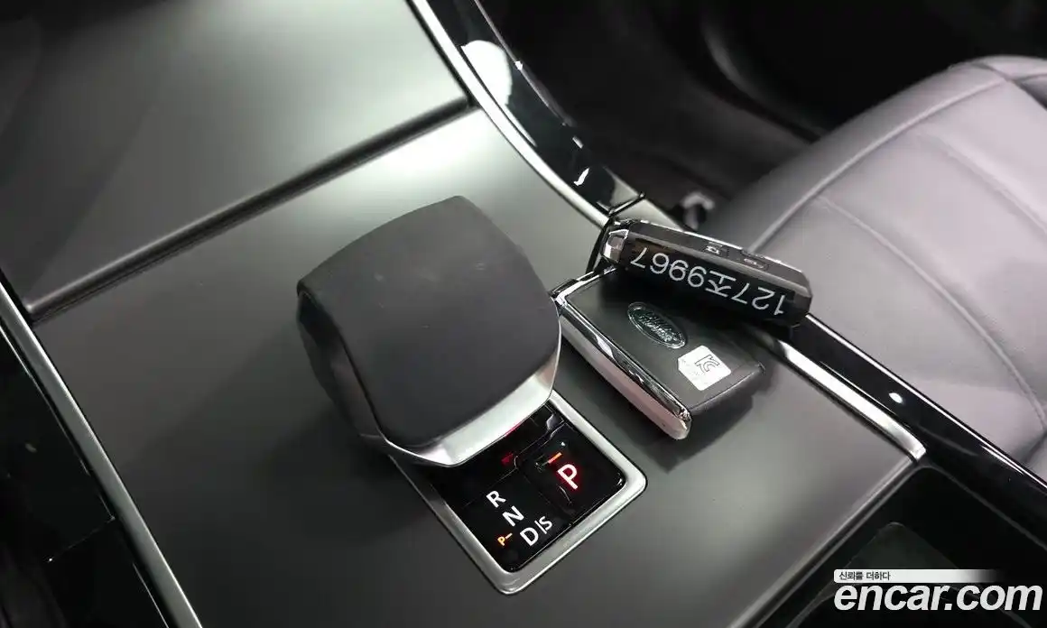 Land Rover Range Rover Evoque 2025 2.0 автомат (гидро), фото 9