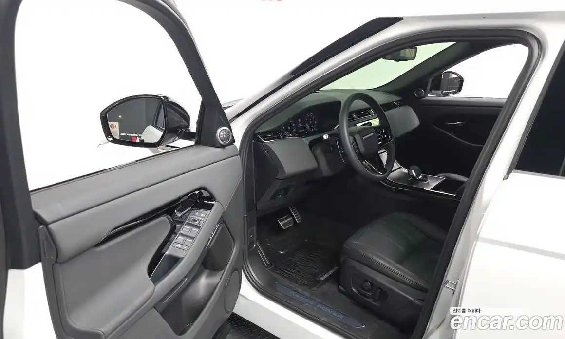 Land Rover Range Rover Evoque 2025 2.0 автомат (гидро), фото 10