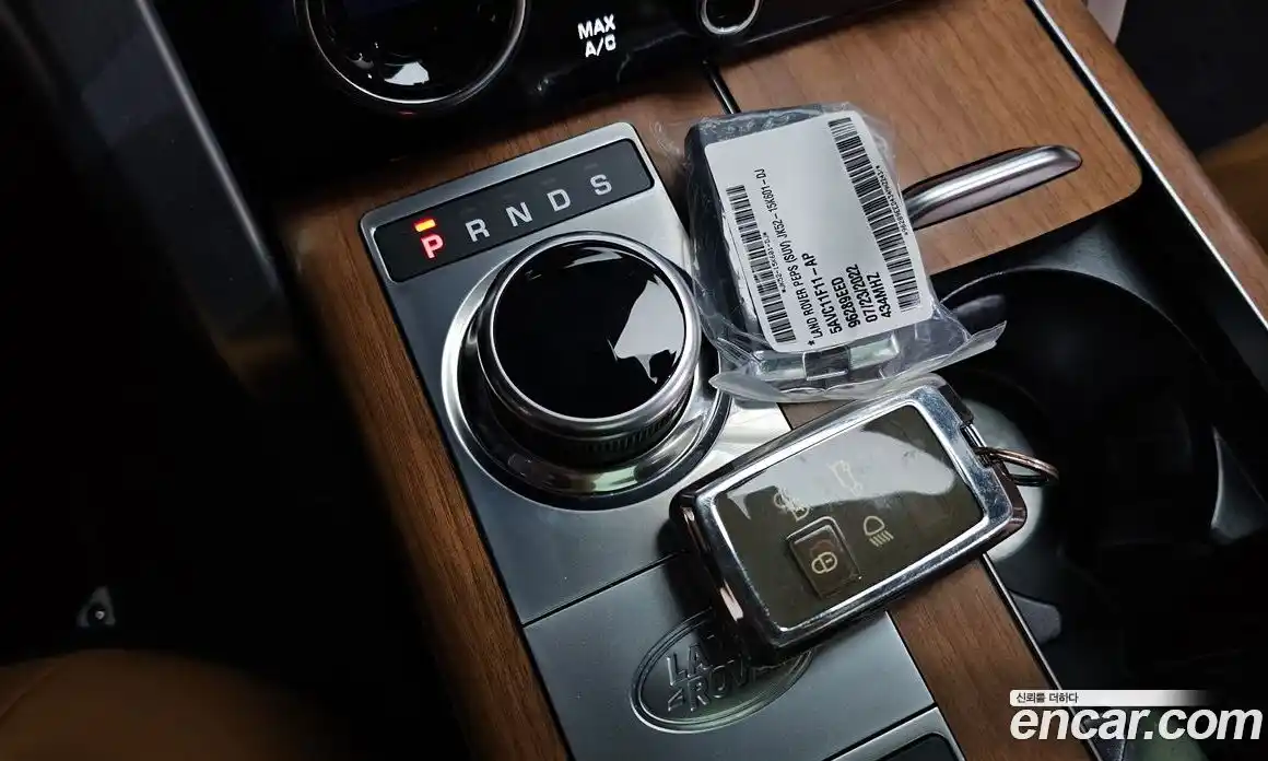 Land Rover Range Rover 2022 3.0 автомат (гидро), фото 11
