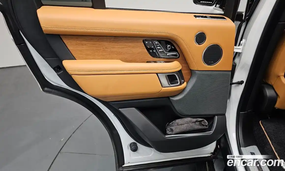 Land Rover Range Rover 2022 3.0 автомат (гидро), фото 14