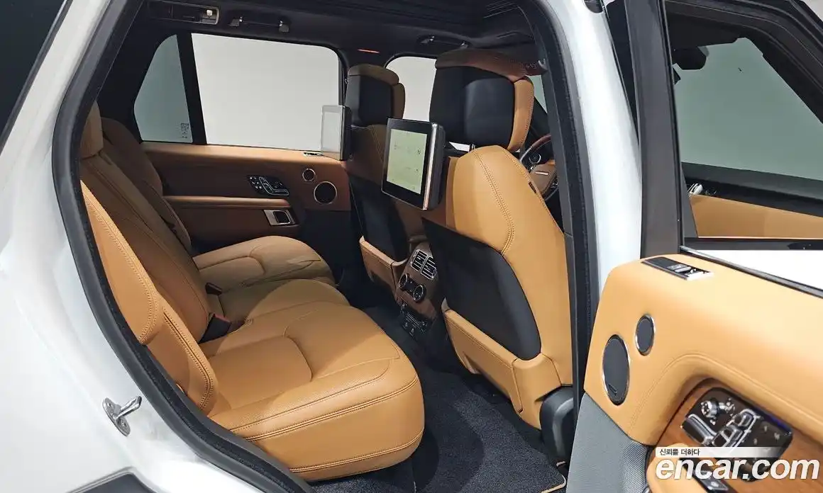 Land Rover Range Rover 2022 3.0 автомат (гидро), фото 16