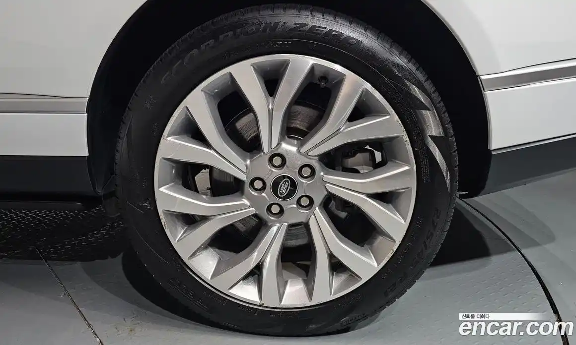 Land Rover Range Rover 2022 3.0 автомат (гидро), фото 6