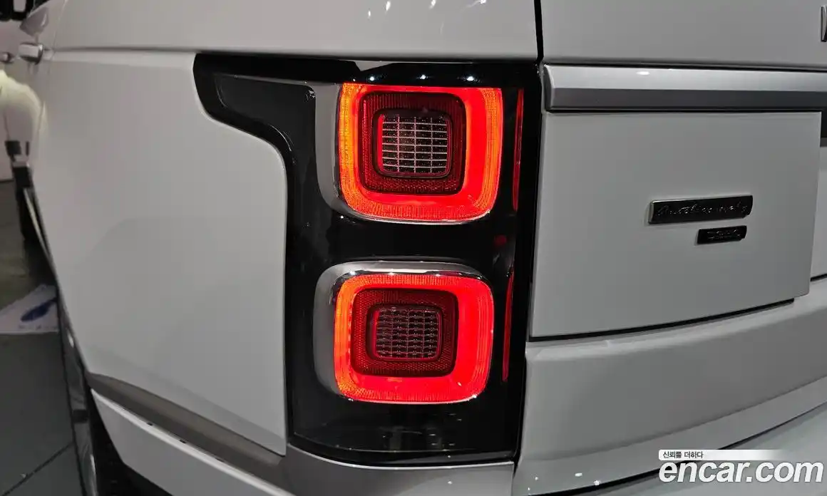 Land Rover Range Rover 2022 3.0 автомат (гидро), фото 8