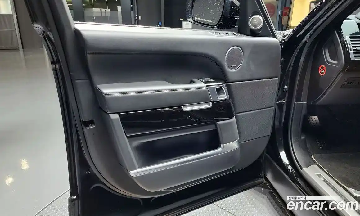 Land Rover Range Rover 2017 4.4 автомат (гидро), фото 14