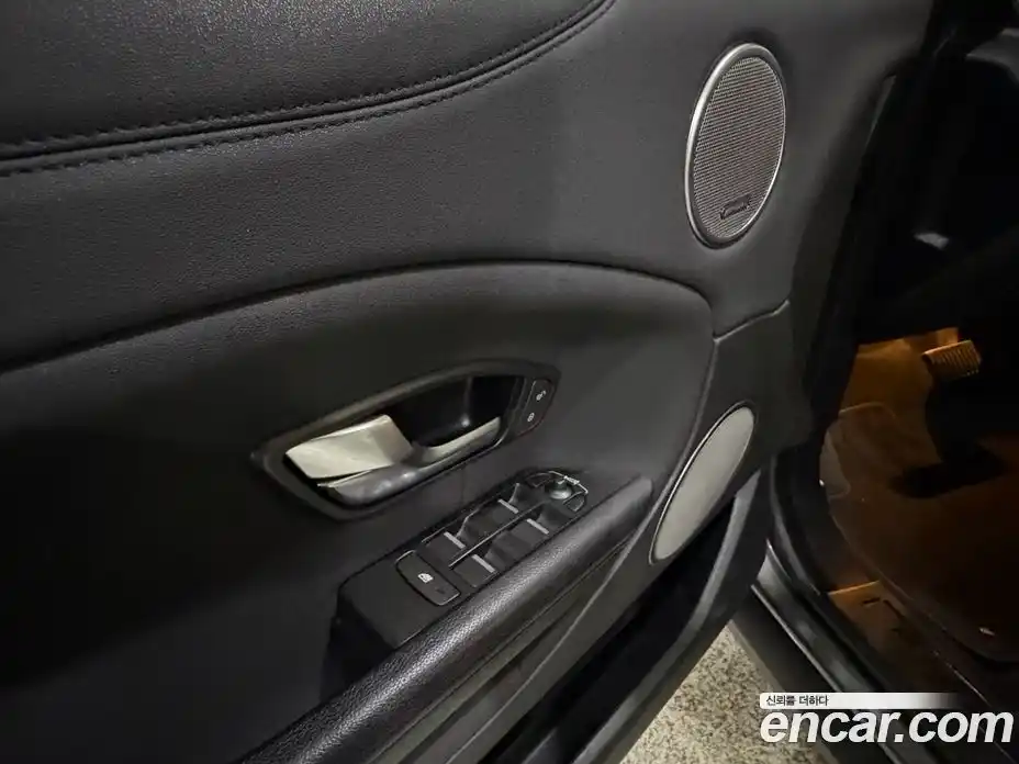 Land Rover Range Rover Evoque 2018 2.0 автомат (гидро), фото 15