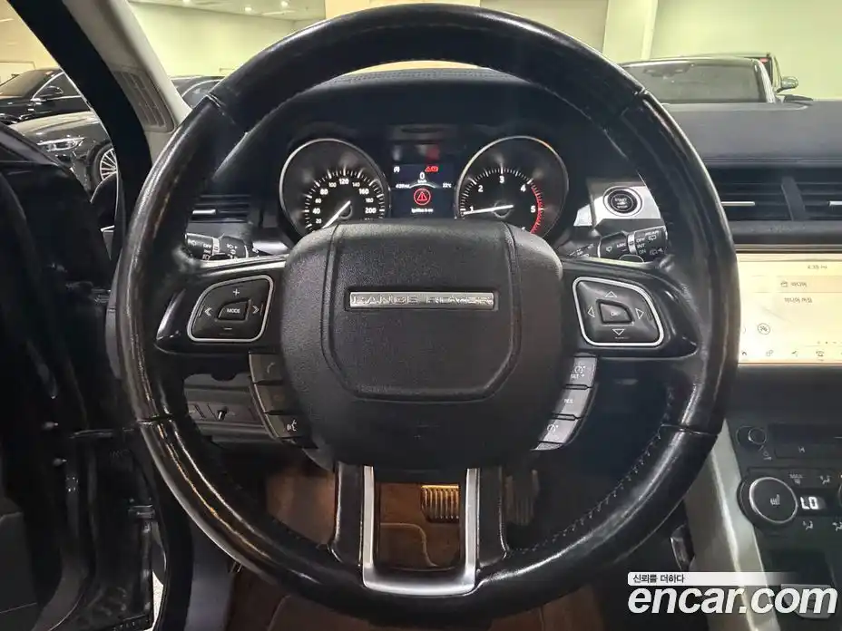 Land Rover Range Rover Evoque 2018 2.0 автомат (гидро), фото 9