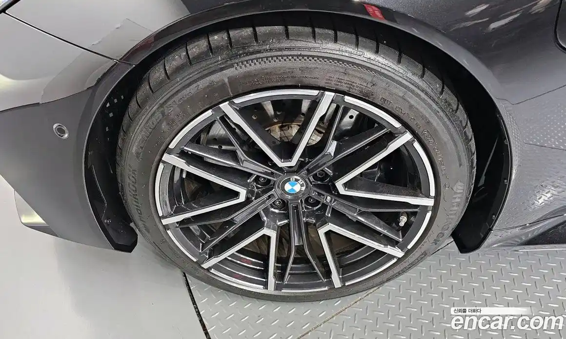 BMW M5 2025 4.4 автомат (гидро), фото 5