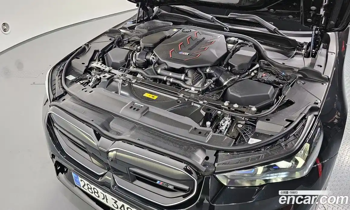 BMW M5 2025 4.4 автомат (гидро), фото 6