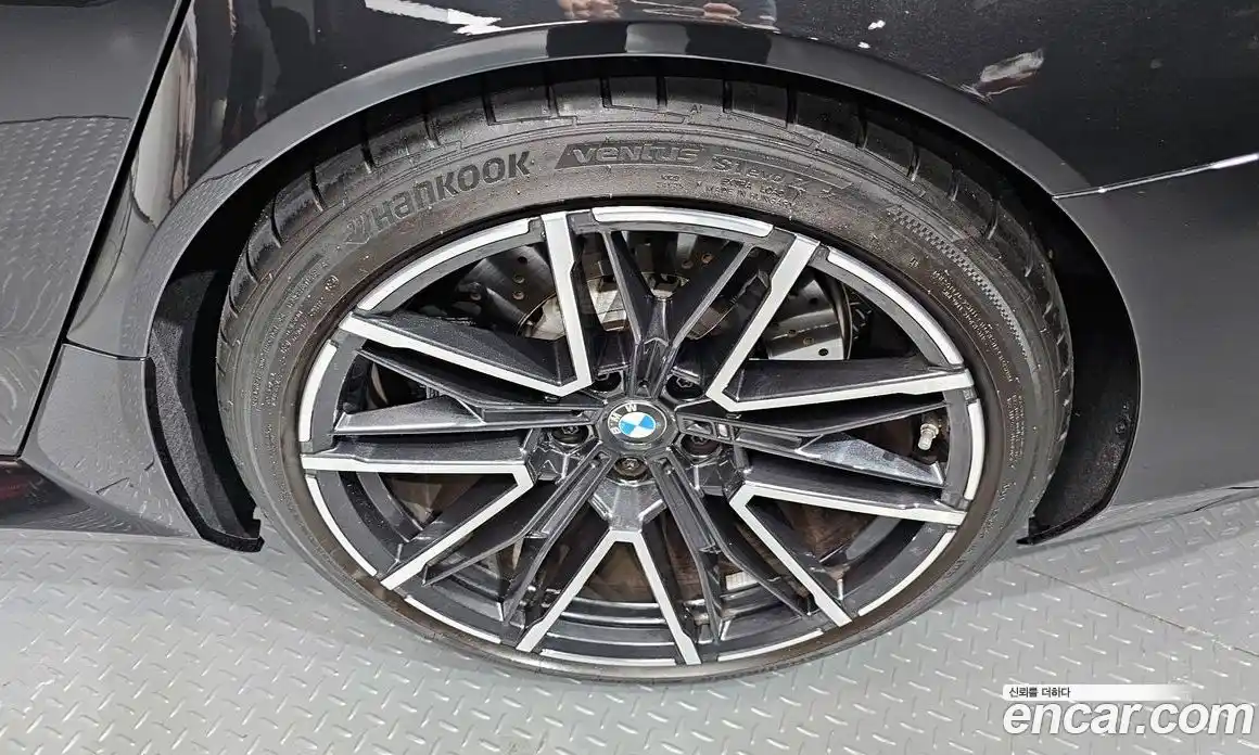 BMW M5 2025 4.4 автомат (гидро), фото 7