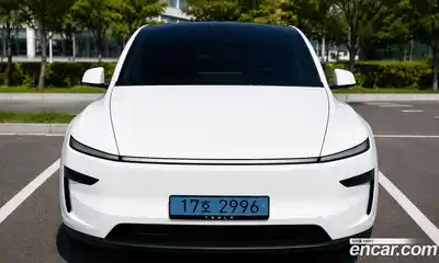Tesla Model Y 2025 автомат (гидро), миниатюра 1