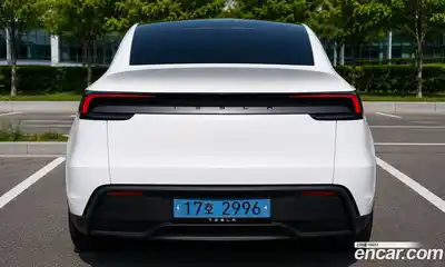 Tesla Model Y 2025 автомат (гидро), миниатюра 2
