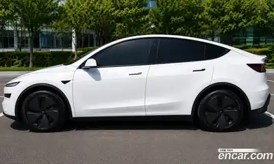 Tesla Model Y 2025 автомат (гидро), миниатюра 3