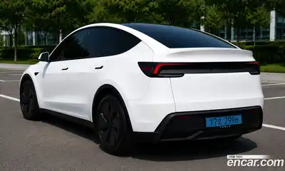 Tesla Model Y 2025 автомат (гидро), миниатюра 4