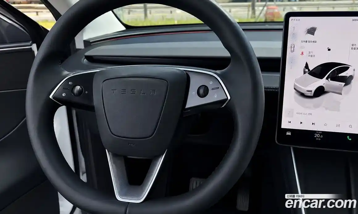 Tesla Model Y 2025 автомат (гидро), фото 6
