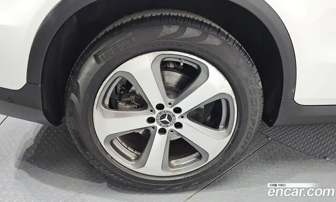 Mercedes-Benz GLC-Class 2018 2.1 гидро, фото 5 Mercedes-Benz GLC-Class 2018 2.1 гидро, фото 5