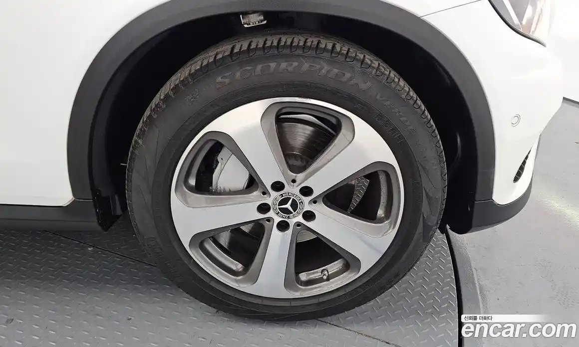 Mercedes-Benz GLC-Class 2018 2.1 гидро, фото 7 Mercedes-Benz GLC-Class 2018 2.1 гидро, фото 7