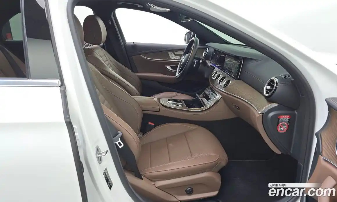 Mercedes-Benz E-Class 2022 2.0 автомат (гидро), фото 16